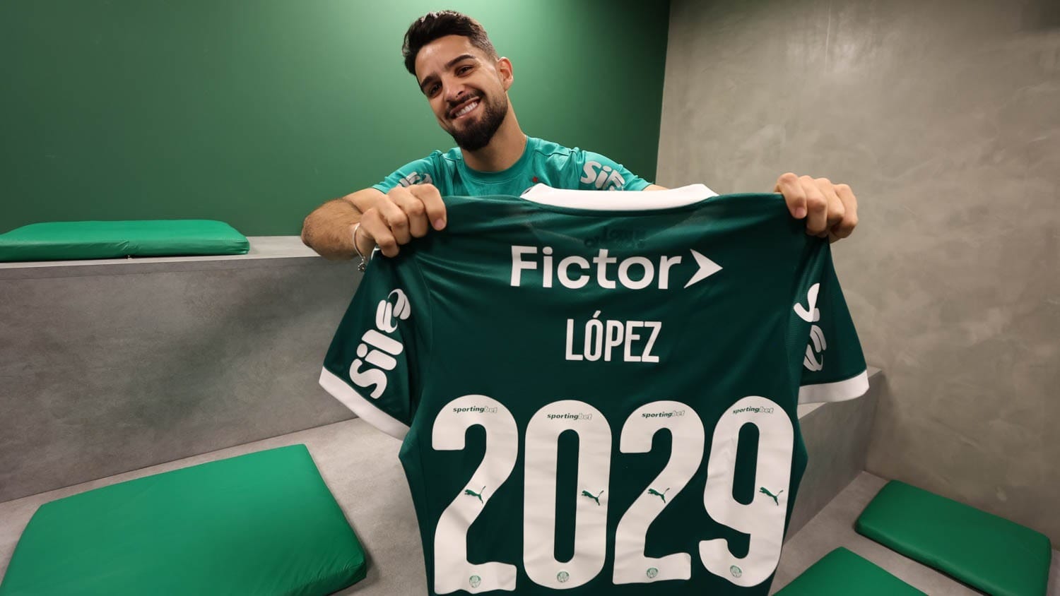Palmeiras anuncia renovação do atacante Flaco López até o final de 2029