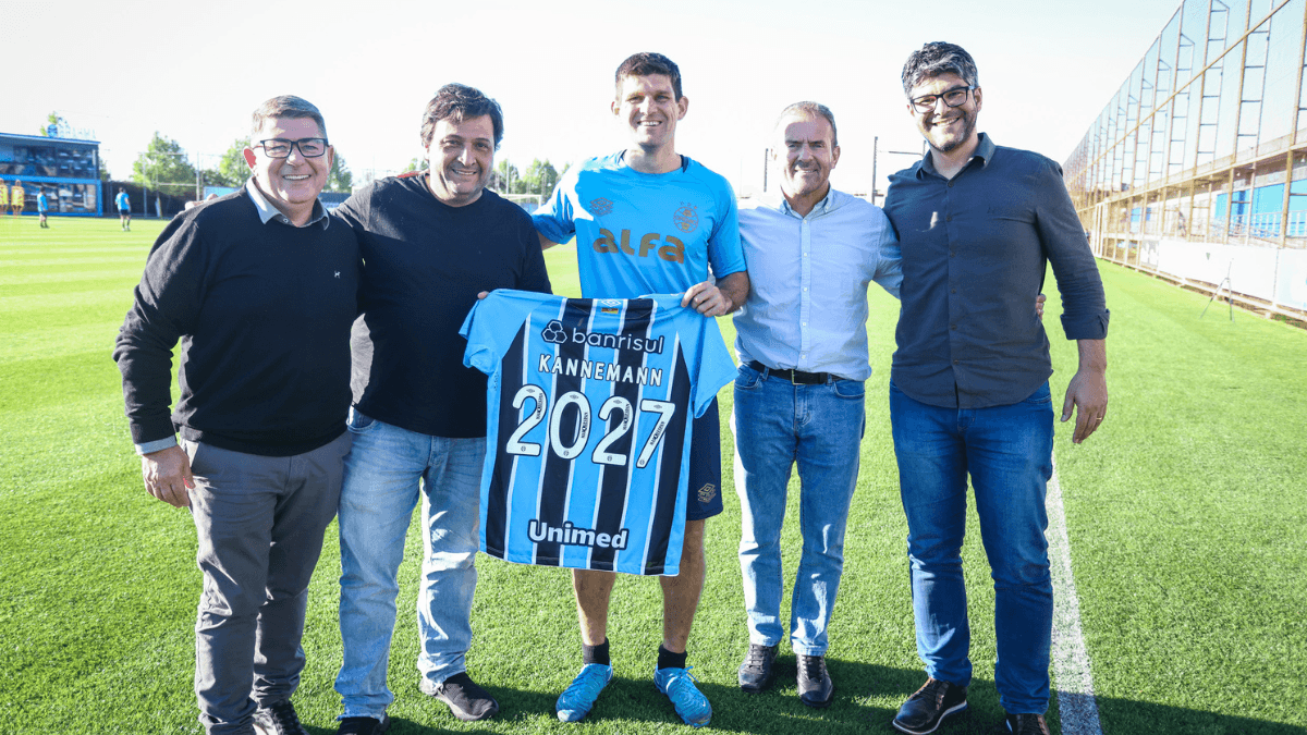 Kannemann renova até 2027 e completará 11 anos no Grêmio