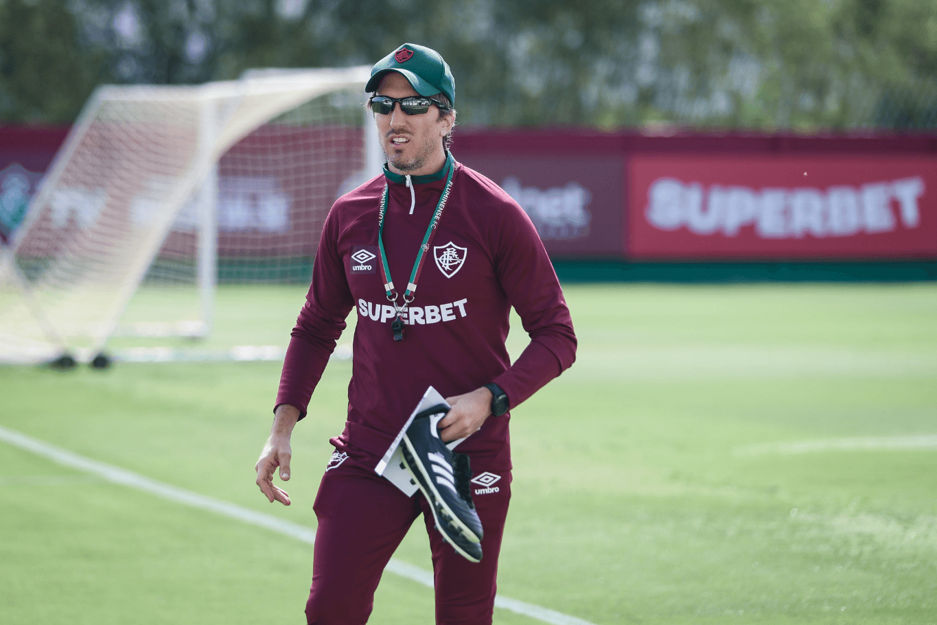 Luis Zubeldía é regularizado e pode estreiar pelo Fluminense contra o Botafogo
