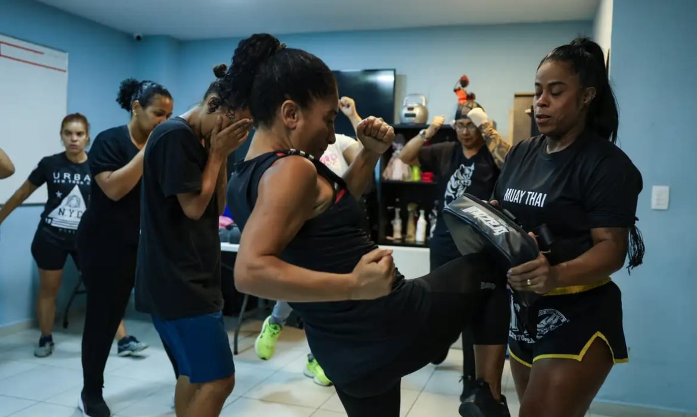 Projeto social no Rio oferece aulas de defesa pessoal para mulheres