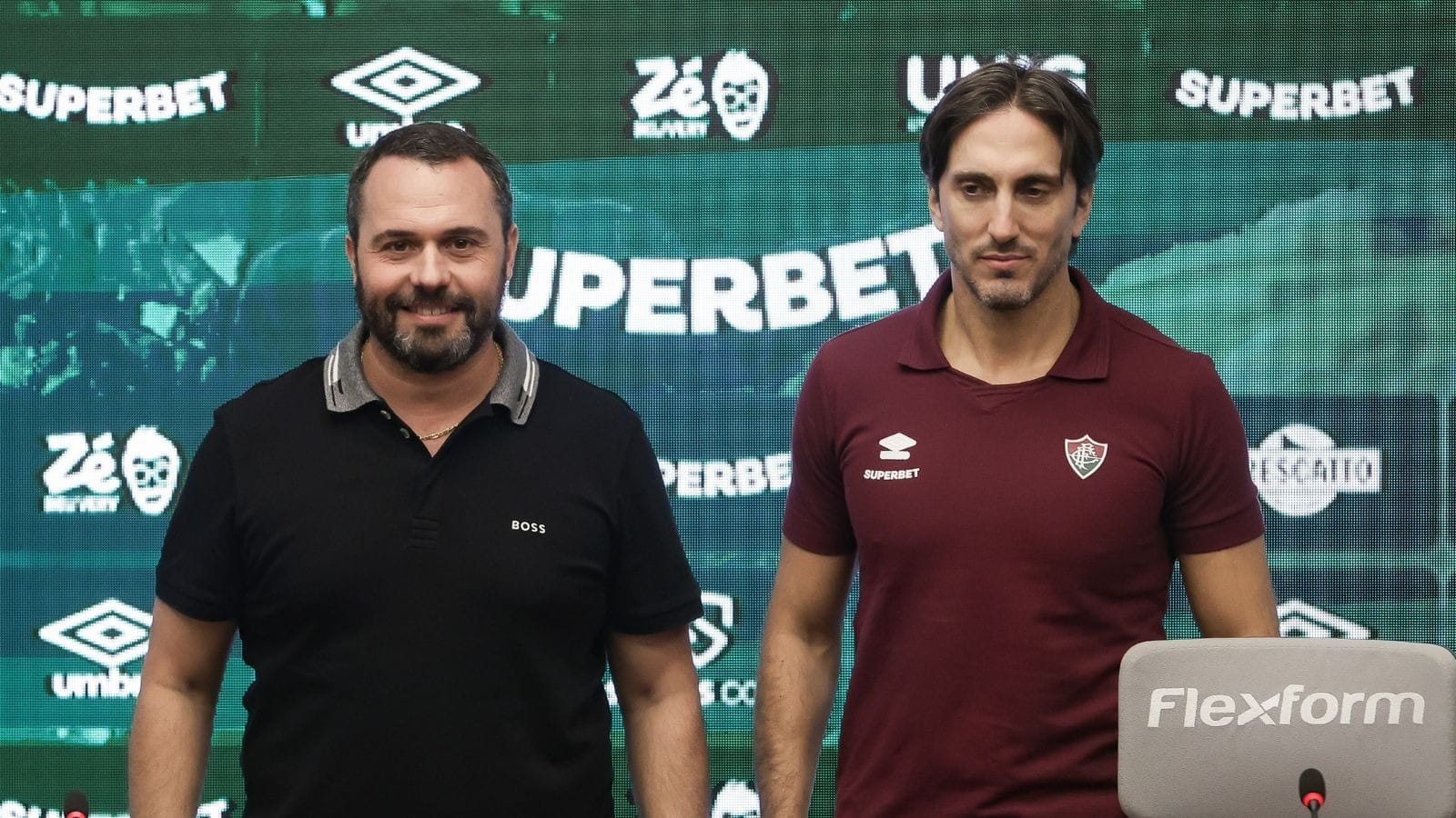 Presidente do Fluminense apresenta Zubeldía e cobra multa de Renato Gaúcho