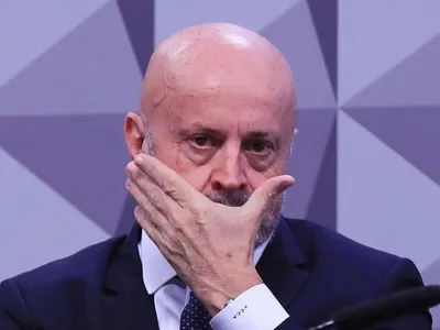Mendonça cobra Papuda por suposta pressão ao 'Careca do INSS' por delação