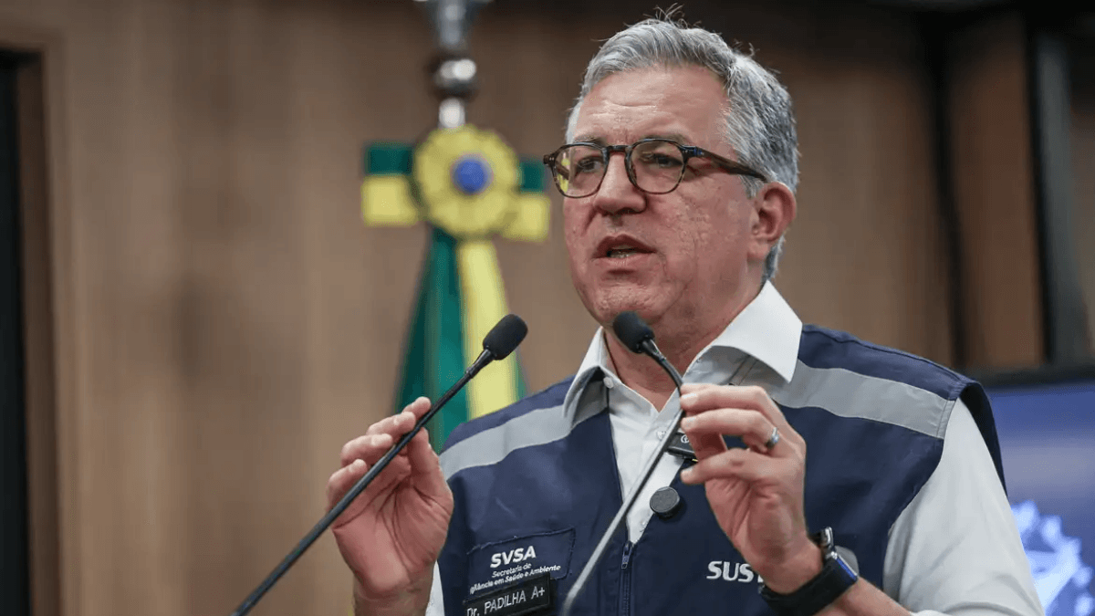 Saúde anuncia compra de 2,5 mil tratamentos contra intoxicação por metanol