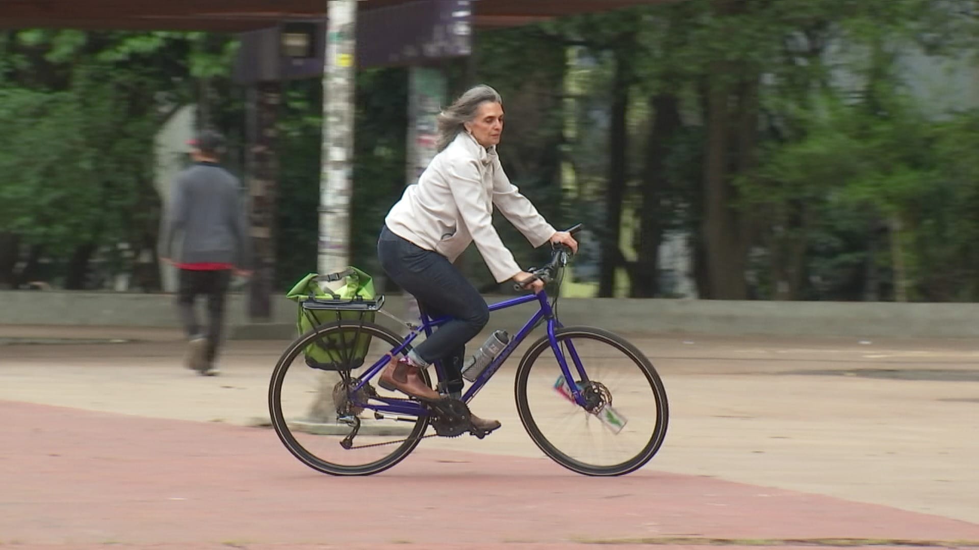 Andar de bicicleta reduz risco de Alzheimer em 22%, aponta estudo