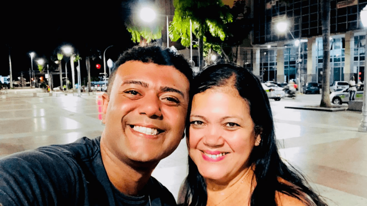 'Meu pai nos abandonou e cuidei sozinho da minha mãe com câncer'