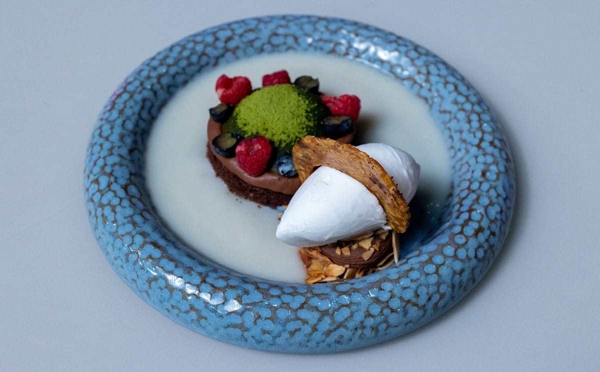 Mousse de maçã com chocolate 70% e sorbet de graviola | Band Receitas