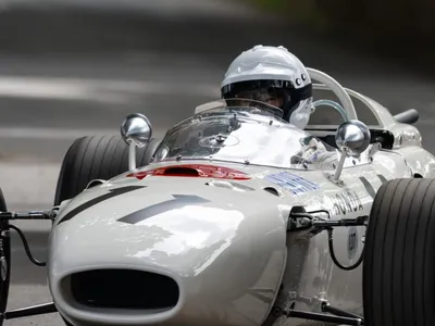 Tsunoda vai pilotar carro da 1ª vitória da Honda na F1 no GP do México