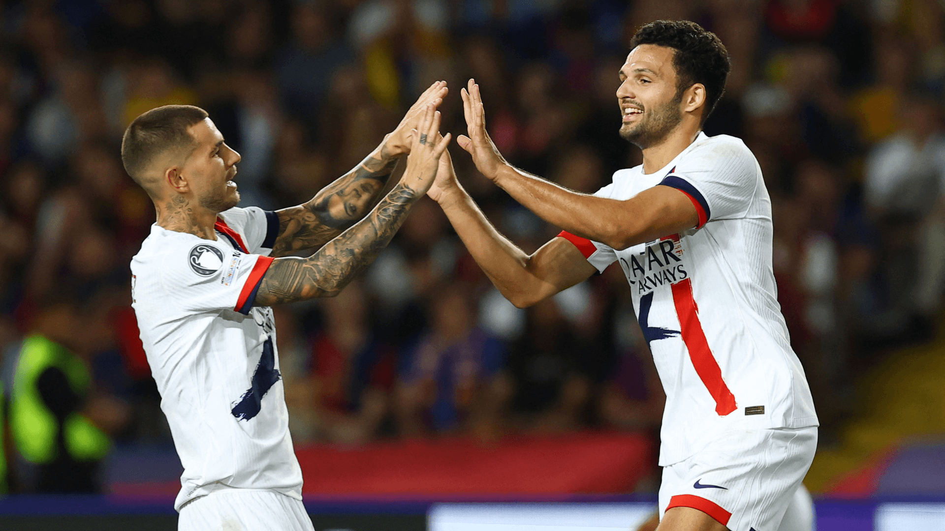 Com muitos desfalques, PSG busca virada e derrota o Barcelona na Champions