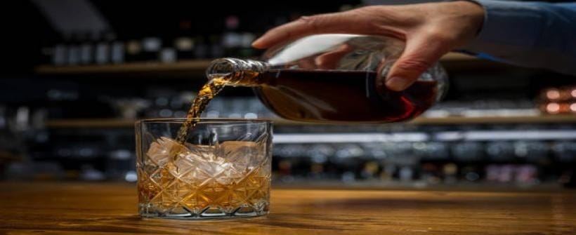 Prefeitura do Rio vai analisar bebidas destiladas vendidas na cidade