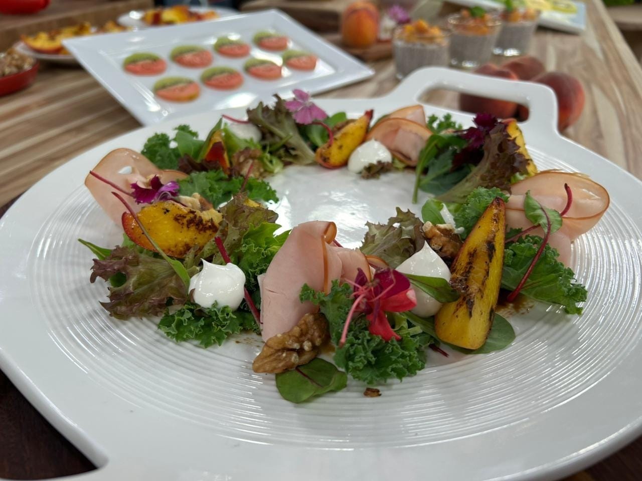 Salada de pêssego grelhado do chef Bruno Hashimoto | Band Receitas