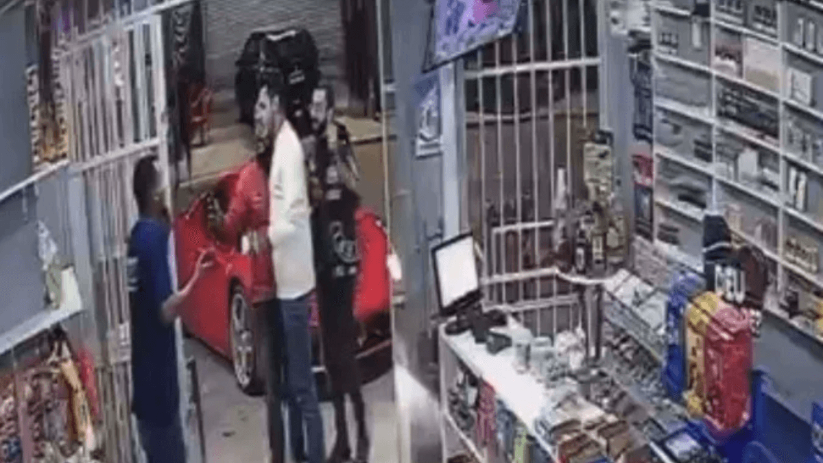 Vídeo mostra Hungria comprando bebidas adulteradas com metanol em adega