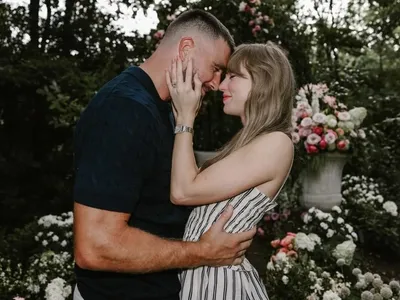 Novo álbum de Taylor Swift faz referências a Travis Kelce, noivo da cantora