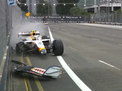 Liam Lawson bate em TL3 do GP de Singapura e interrompe treino