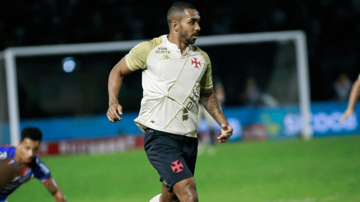 Ancelotti convoca lateral Paulo Henrique para amistosos da seleção