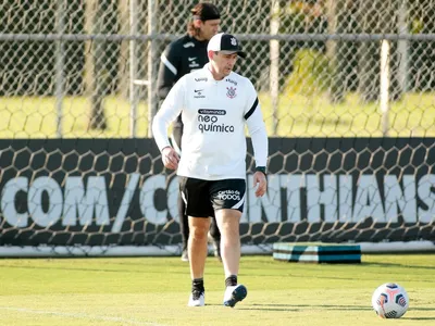 STJD pode punir preparador de goleiros do Corinthians por homofobia