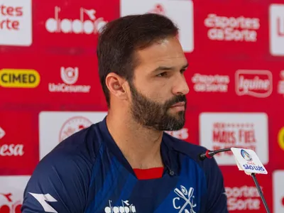 Meia 'clássico', irmão de Alisson e atacante são destaques na reta final da Série C