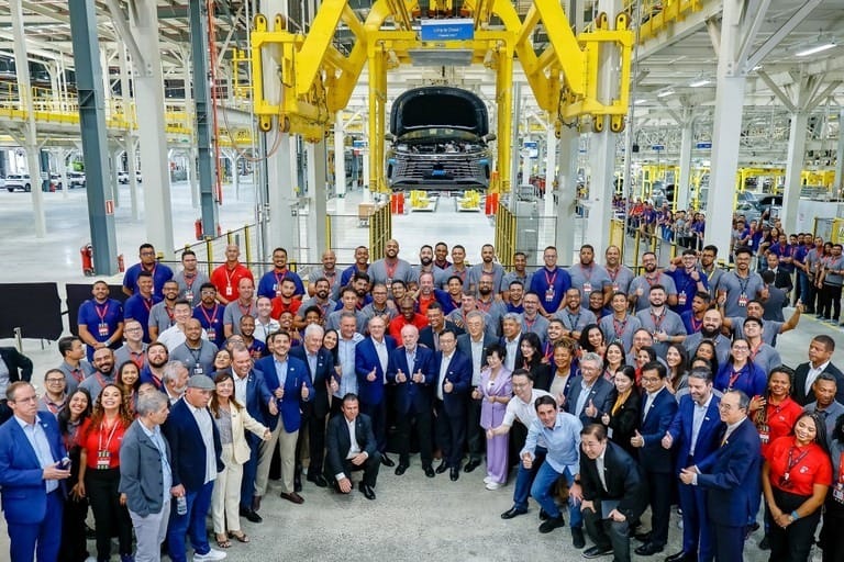 Lula inaugura fábrica da BYD na Bahia e volta a defender taxação maior sobre os mais ricos