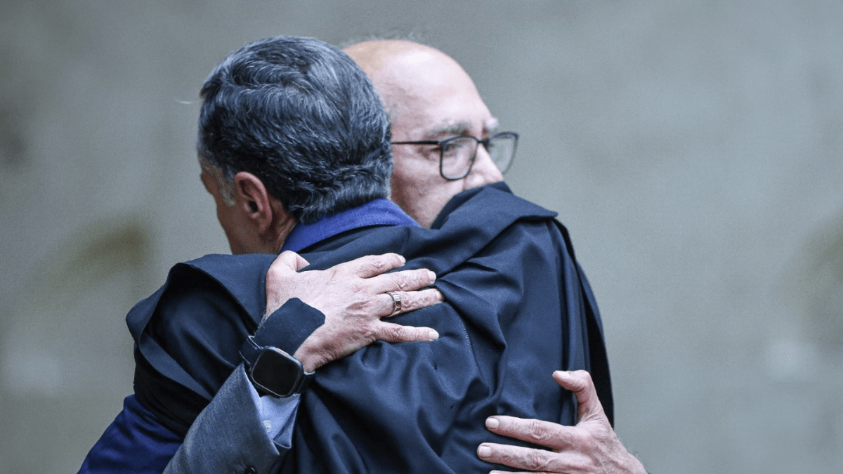 Gilmar diz não guardar mágoa de Barroso e que história reconhecerá papel do ministro