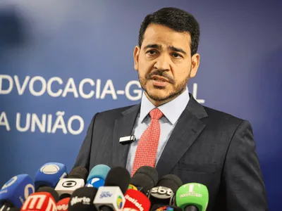Lula deve confirmar Jorge Messias nos próximos dias para vaga de ministro do STF