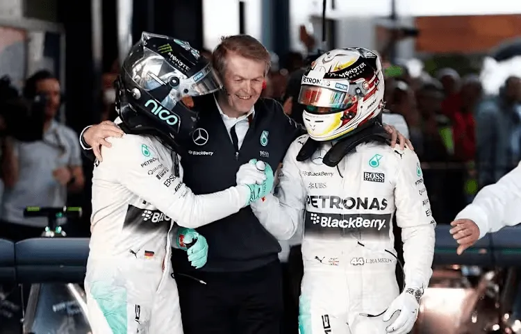 Nico Rosberg e Lewis Hamilton após o GP da Austrália de 2015