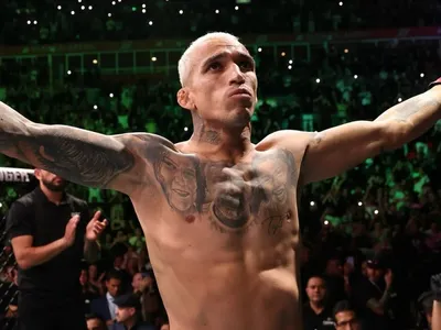 UFC Rio: Charles do Bronx vence polonês e aumenta recorde de finalizações