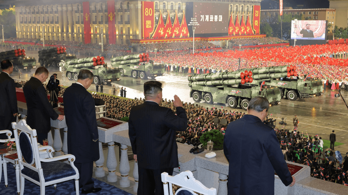 Coreia do Norte afirma que fez testes com mísseis hipersônicos