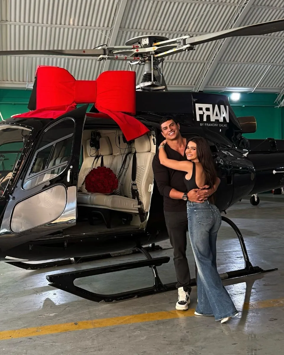 Franciny Ehlke ganhou helicóptero de presente de aniversário (Reprodução/Instagram)