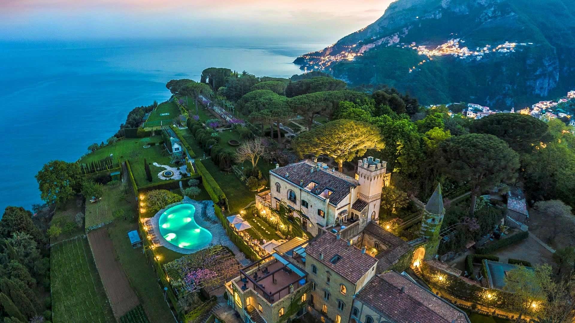 Vista aérea do hotel Villa Cimbrone; espaço está fechado somente para a cerimônia (Divulgação)