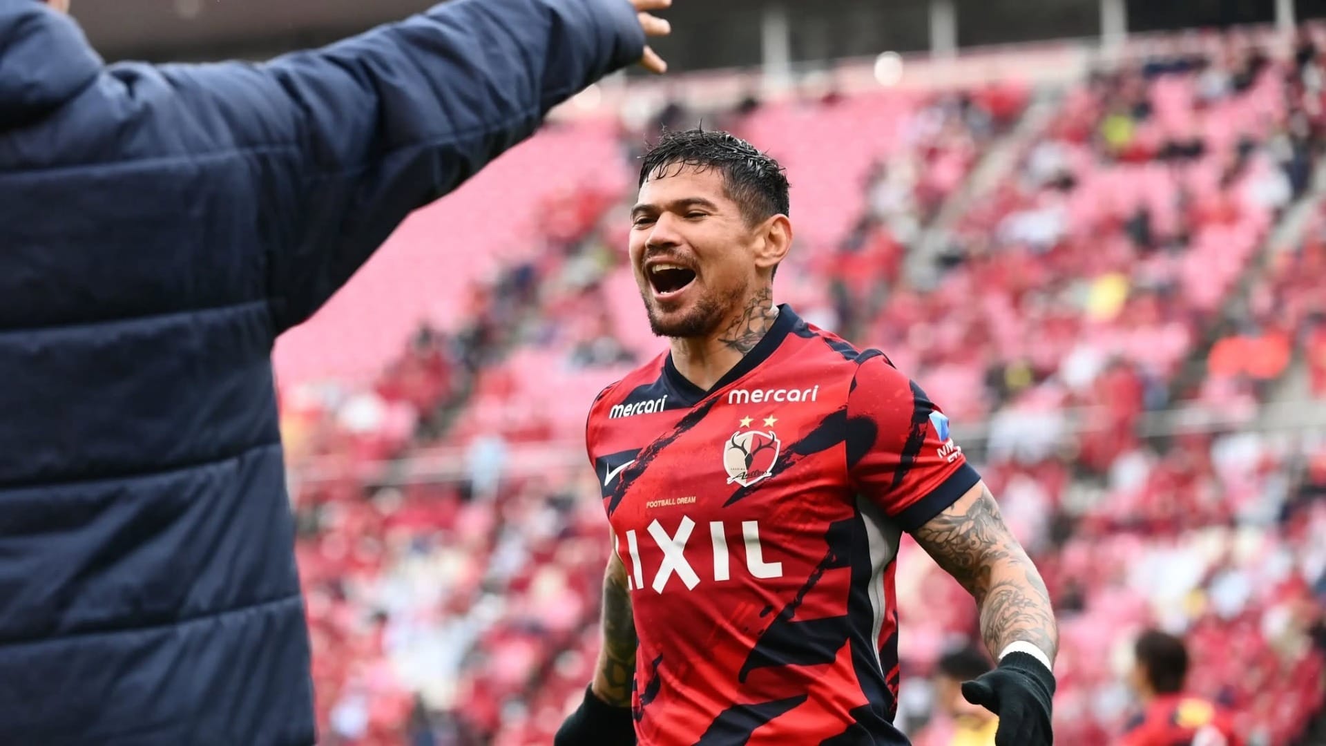 Campeonato Japonês 2025 tem 4 brasileiros no topo da artilharia; ex-Vitória e Papagaio dominam