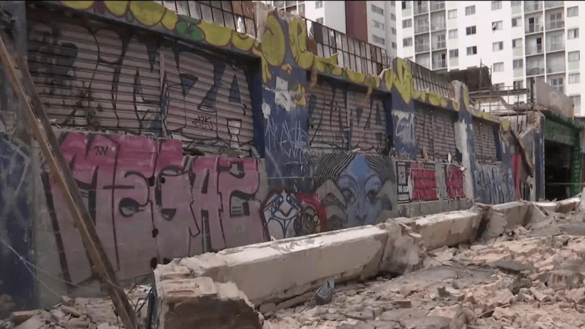 Vídeo: Muro desaba e atinge duas pessoas no centro de SP