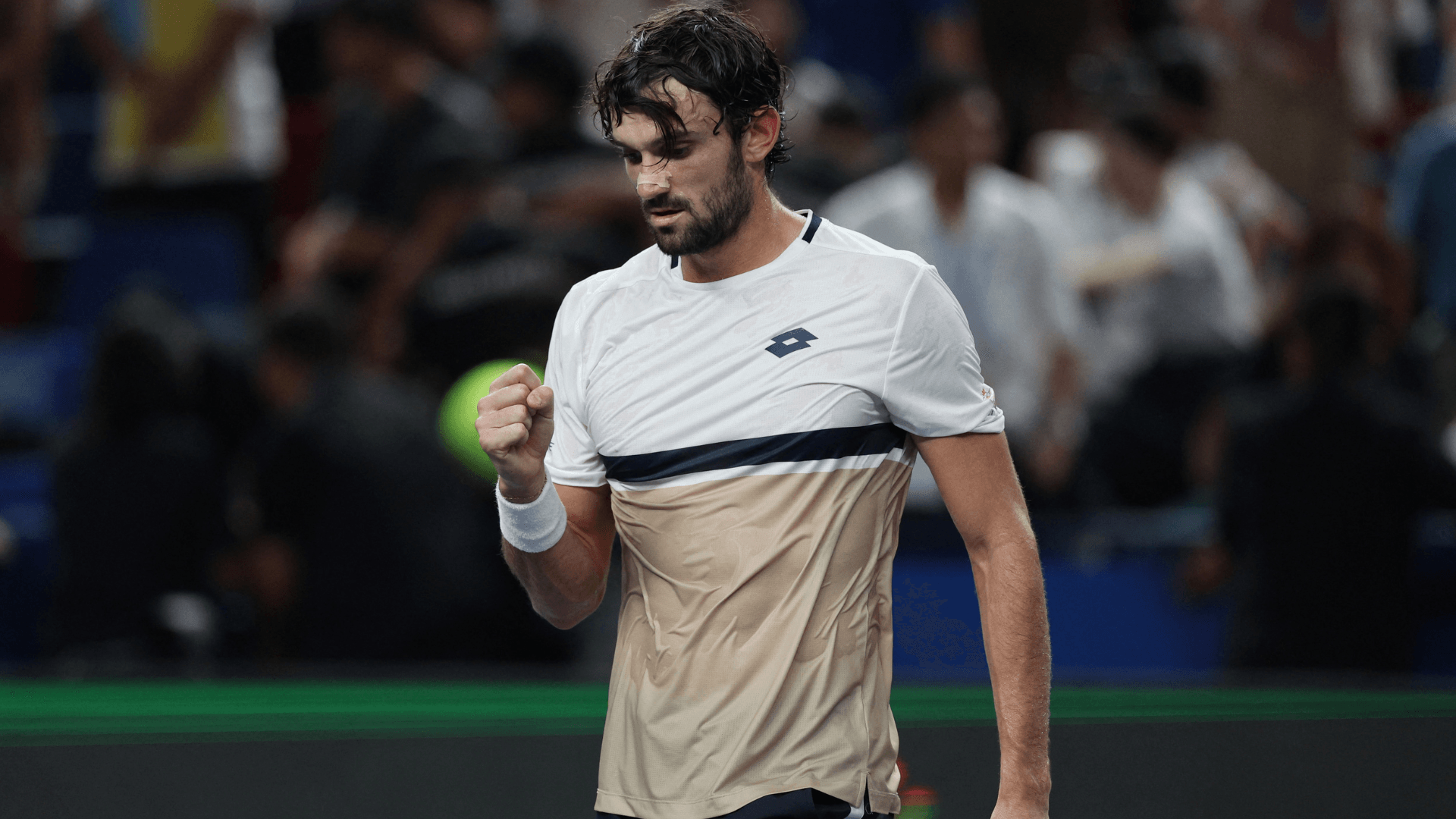 Vacherot vence Djokovic e enfrenta primo Rinderknech na final de Xangai