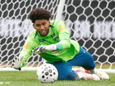 Ronaldo avalia goleiros da Seleção e Hugo Souza fora: "Deixou a desejar"