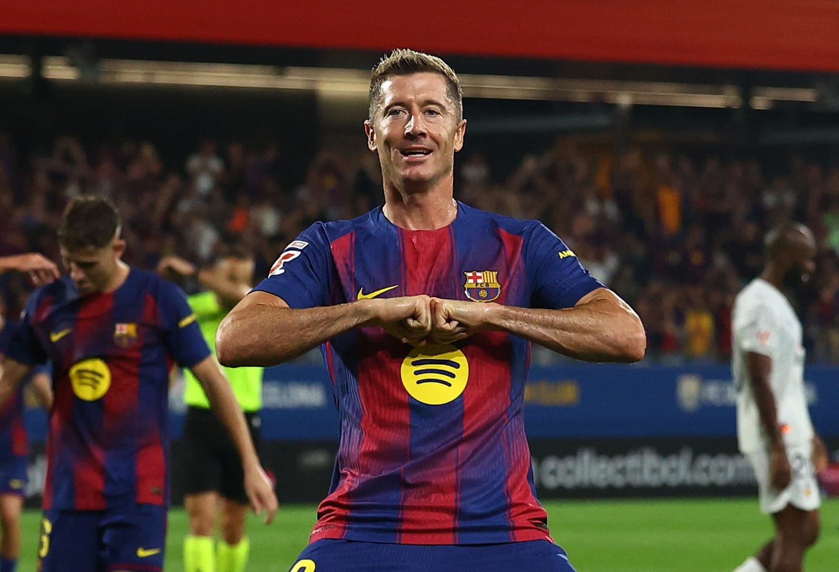 Barcelona não deve renovar contrato de Lewandowski, diz jornal espanhol