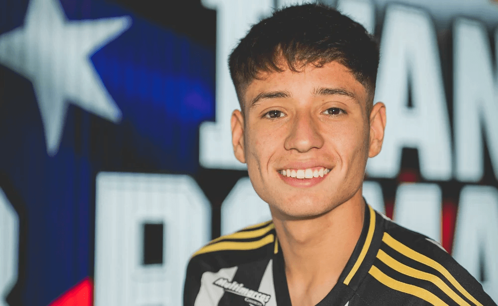 Ivan Roman vai para o clássico? "Se ele sentir bem, vai jogar"