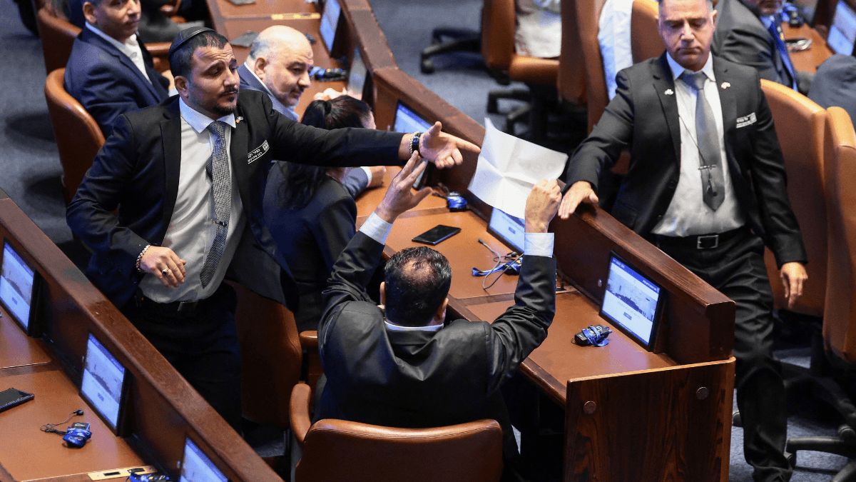 Quem são os parlamentares expulsos do Knesset após protesto durante discurso de Trump