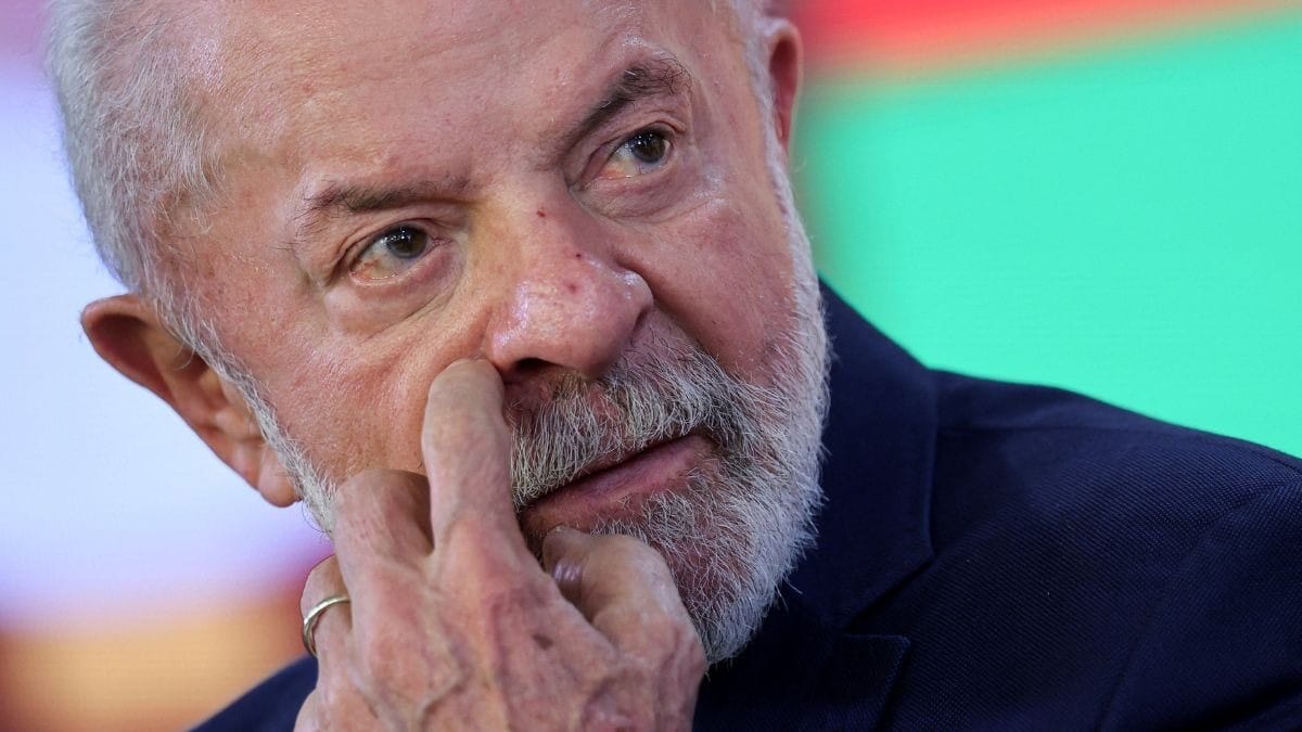Lula fica entre Jorge Messias e Rodrigo Pacheco para substituir Barroso no STF