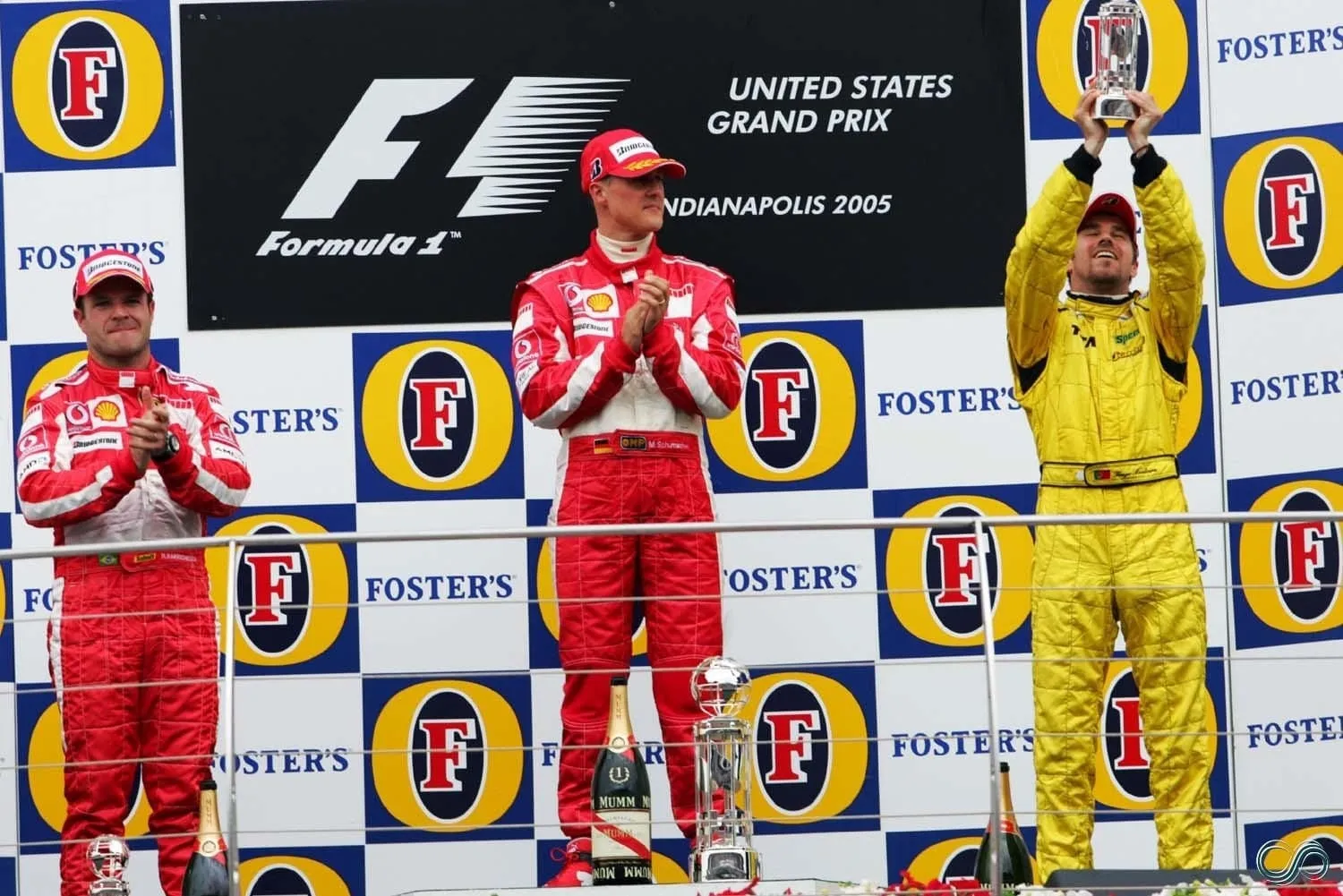 Pódio do GP dos Estados Unidos de 2005 foi composto por Michael Schumacher, Rubens Barrichello e Tiago Monteiro