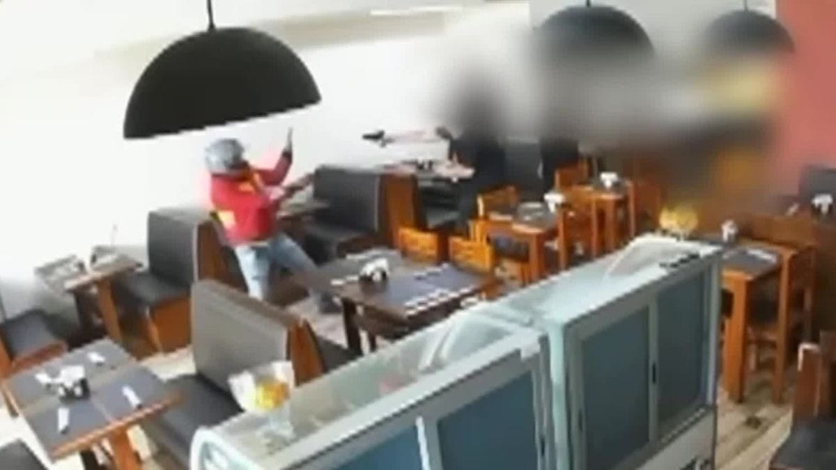 Policial reage a assalto e troca de tiros deixa dois feridos, em Osasco