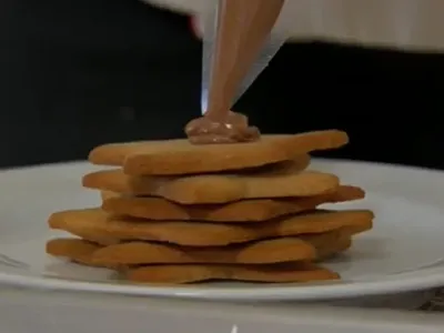 Árvore de Natal de biscoito é fácil de fazer: anote passo a passo