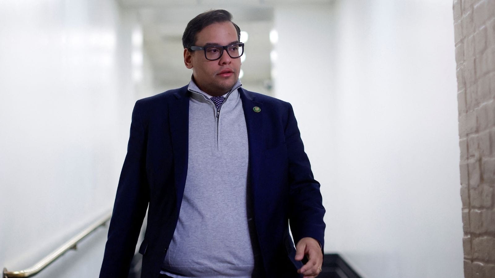 Donald Trump assina ordem para libertar o ex-deputado George Santos
