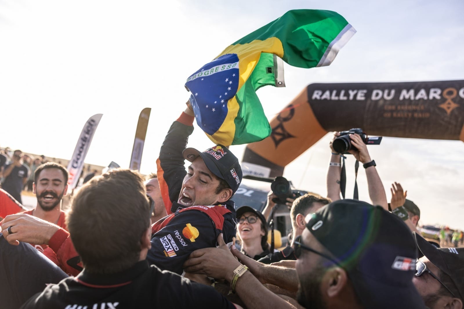 Lucas Moraes é campeão mundial de Rally e conquista título inédito para o Brasil