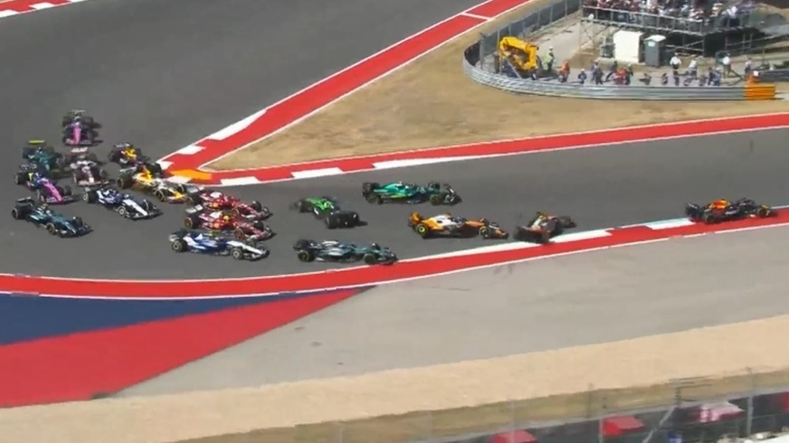Norris e Piastri evitam polêmica após batida na sprint dos EUA; McLaren culpa Hülkenberg
