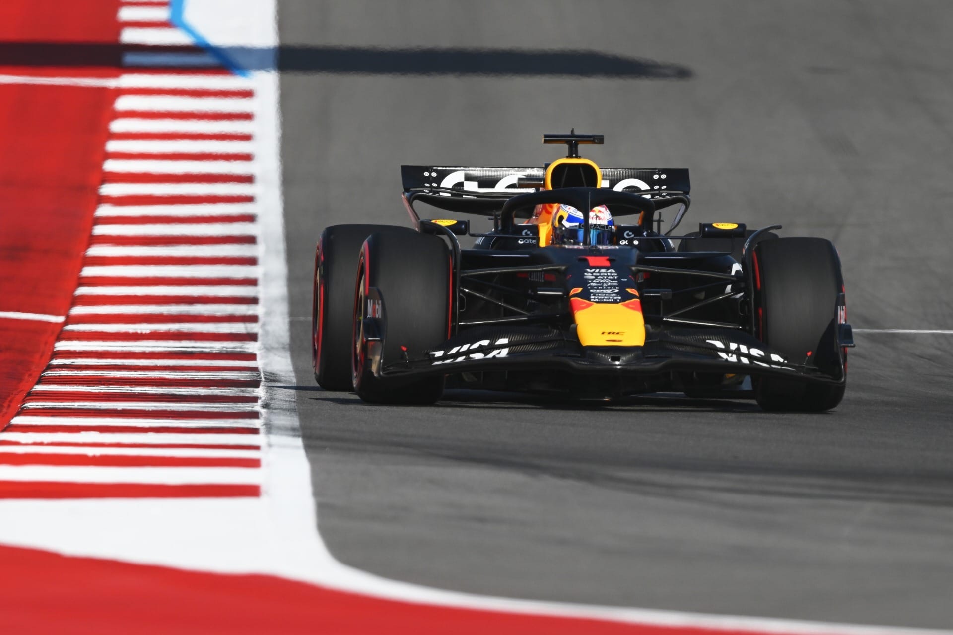 Verstappen supera as McLaren e faz a pole no GP dos Estados Unidos; Bortoleto larga em 16º