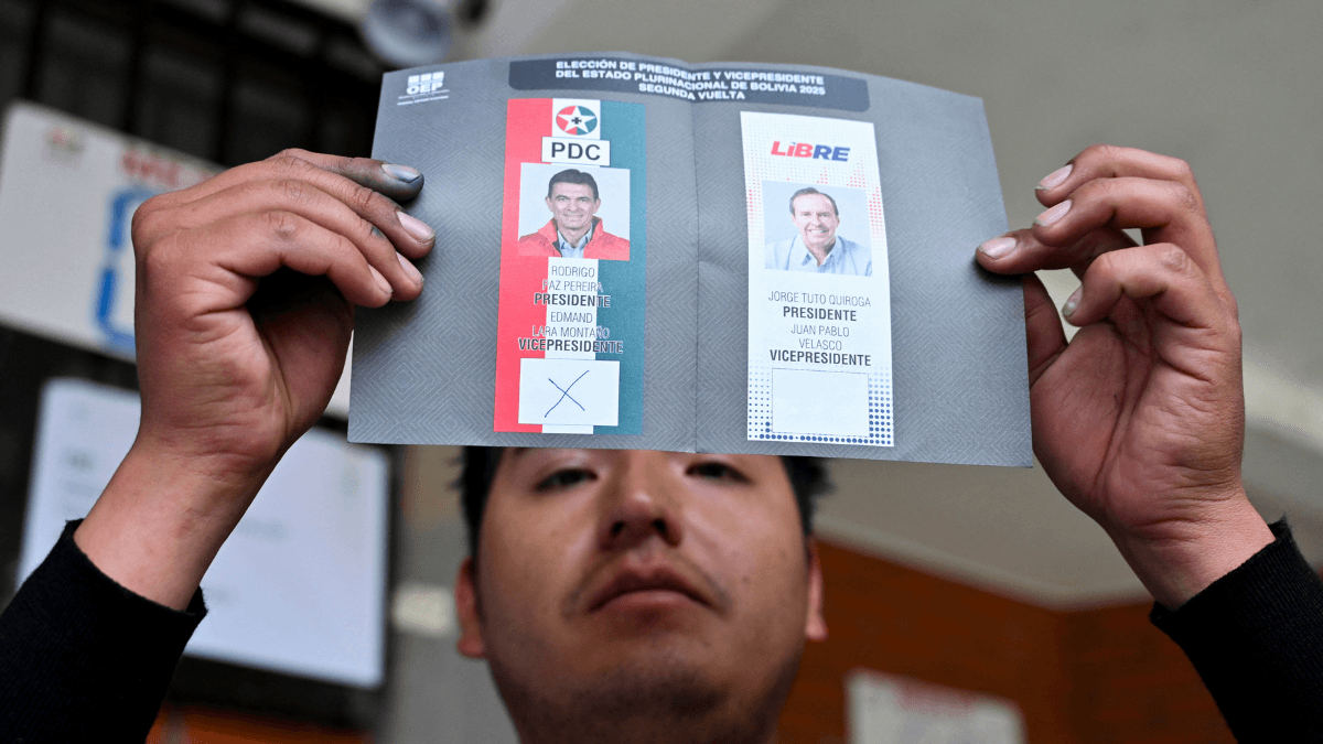 Bolívia inicia contagem de votos do 2º turno presidencial