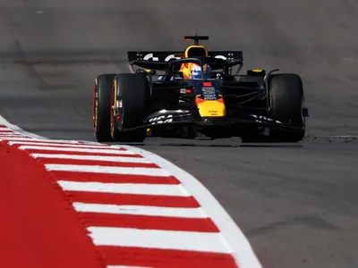 Max Verstappen vence Grande Prêmio dos Estados Unidos e acirra briga por título