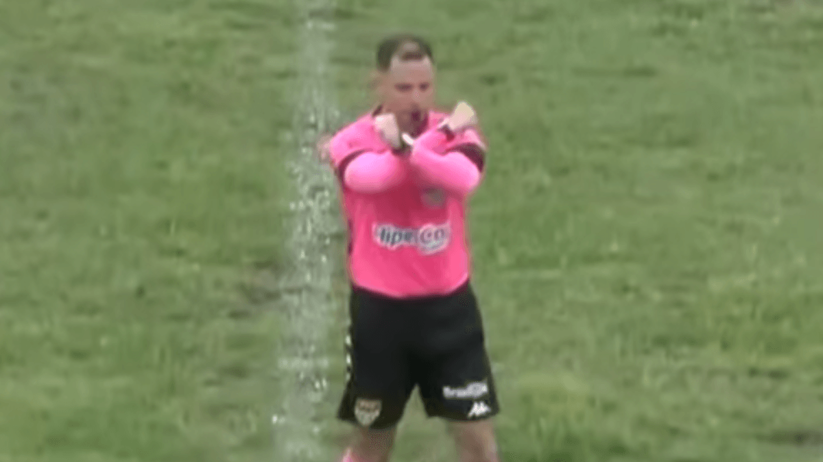 Juiz ativa protocolo antirracismo em jogo entre Manthiqueira e Corinthians pelo Paulista sub-12