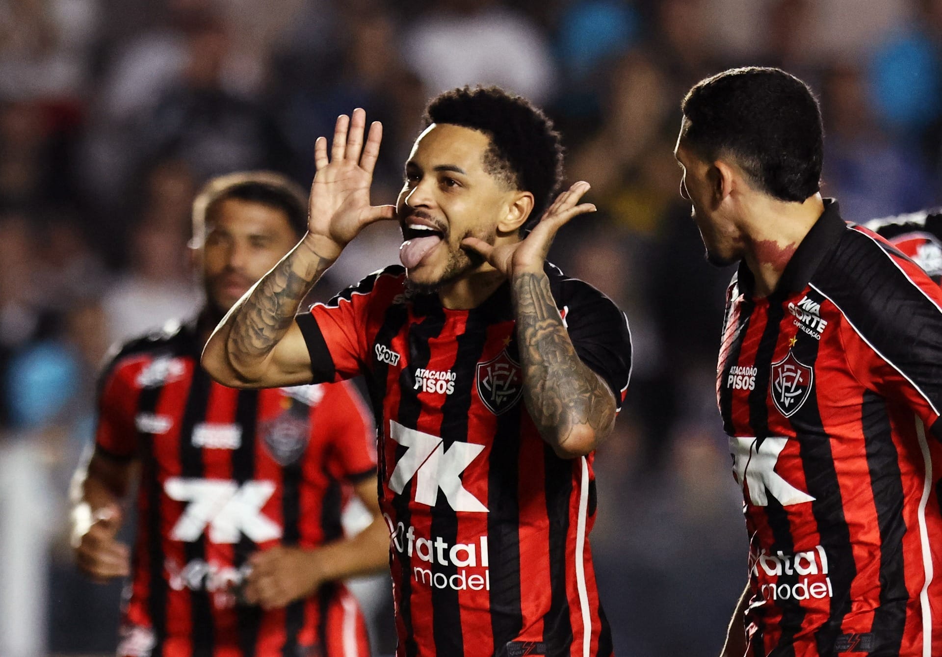 CBF divulga áudios do VAR de lances que irritaram Neymar em Santos x Vitória; confira