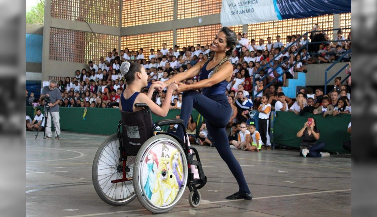 Projeto social no complexo da Maré alegra o mês das crianças
