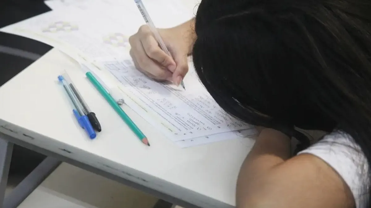Fuvest aplica prova da 1ª fase do Vestibular 2027 neste domingo; saiba mais