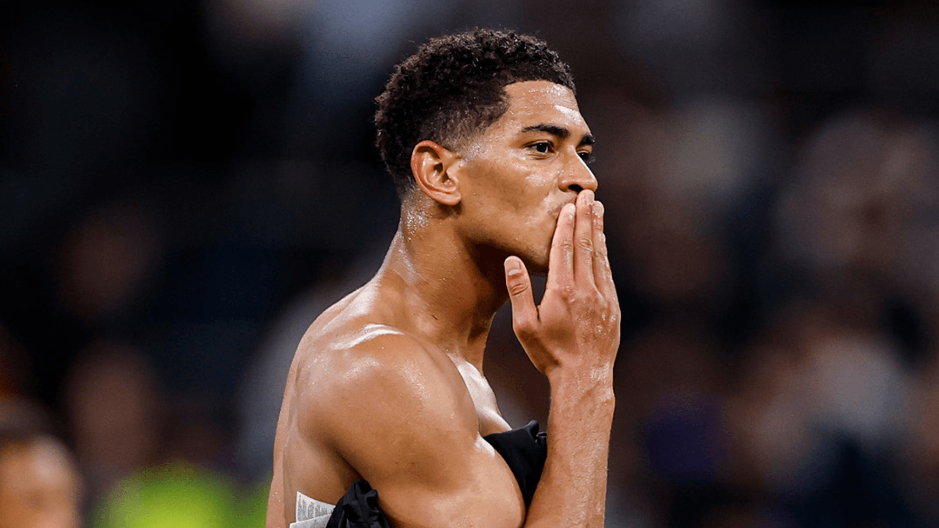 Real Madrid vence a Juventus com gol de Bellingham; Vini é ovacionado no Bernabéu